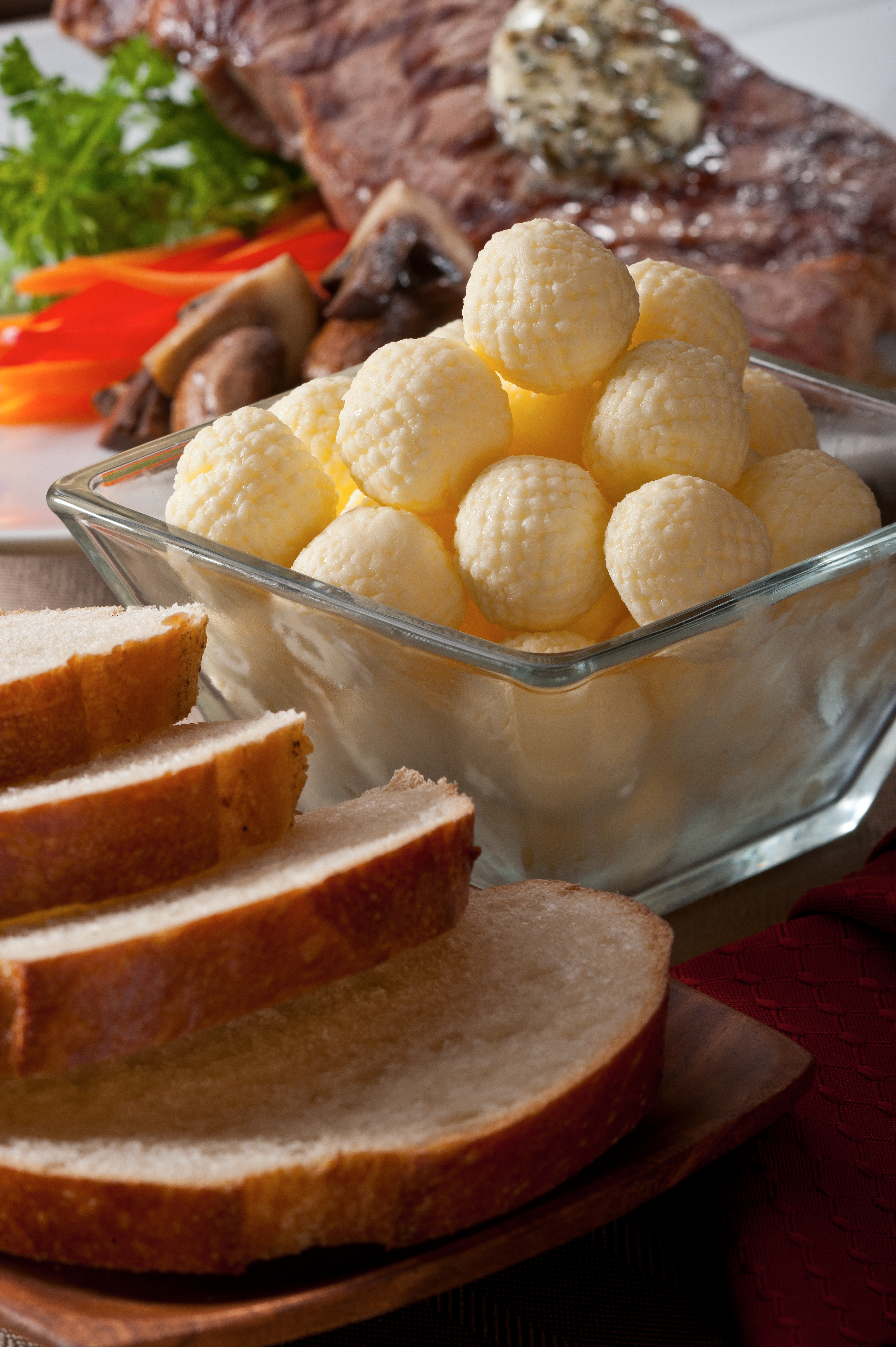 110607BB627 - Tabletop - Premium Balls with dinner (with Herbes de Provence) - HIGH RES VERTICAL 4088x6144 (1)